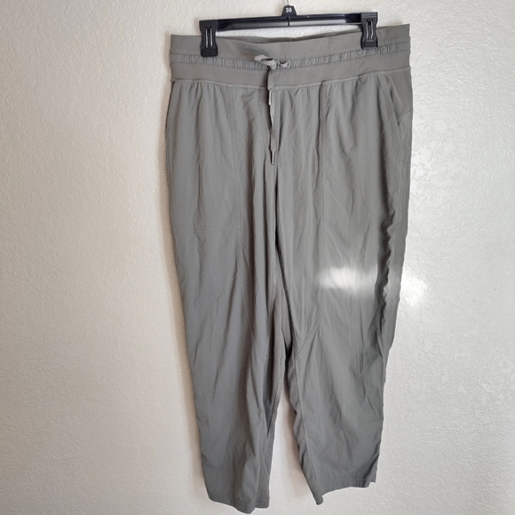 Lululemon Dance Studio Crop  25" Grey Sage Sz 10 - Picture 2 of 8